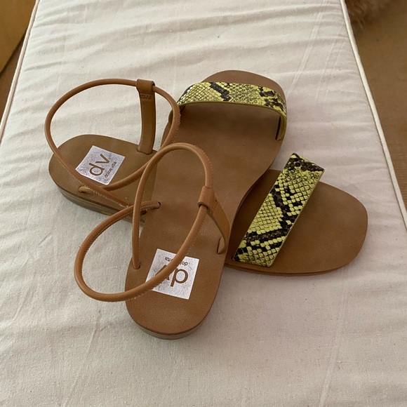 Dolce Vita Sandals - Picture 3 of 5